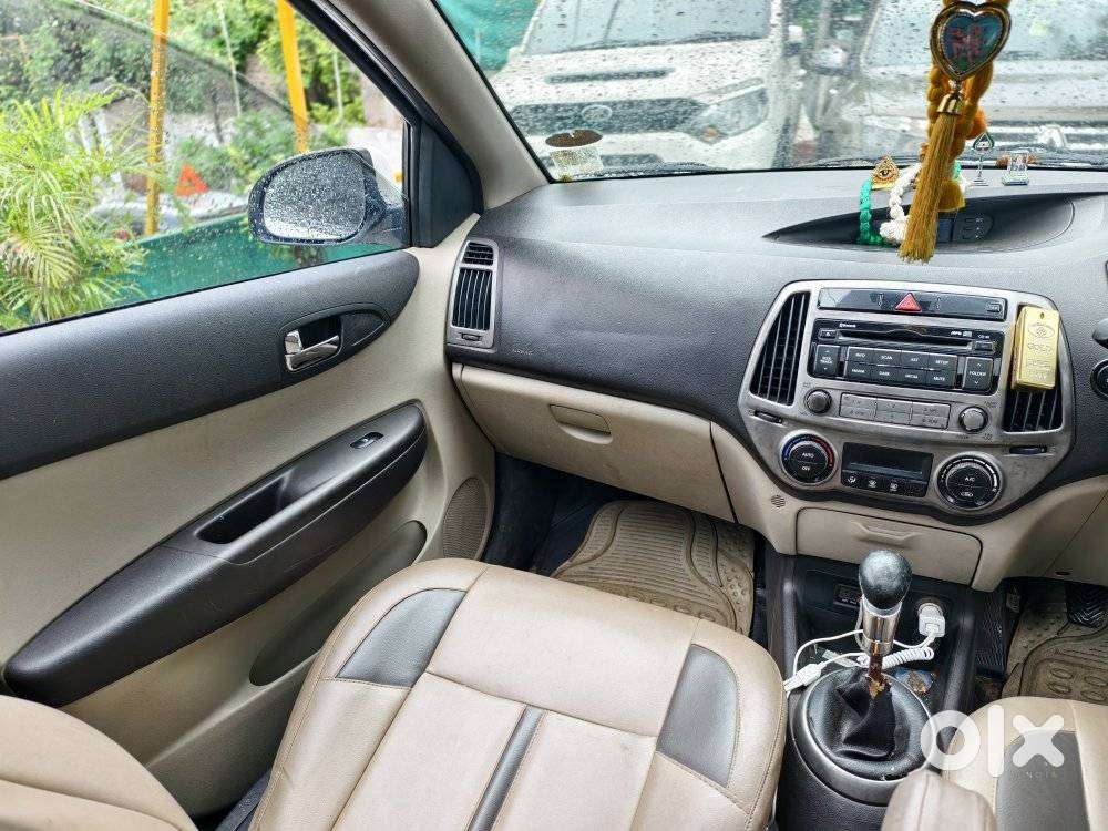 Hyundai I20 Asta 1.2 O With Sunroof, 2013, Petrol