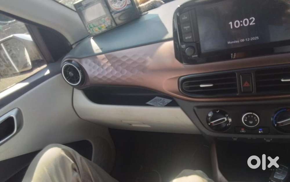 (taxi ) Hyundai Aura (sx Cng) Top Vairiant