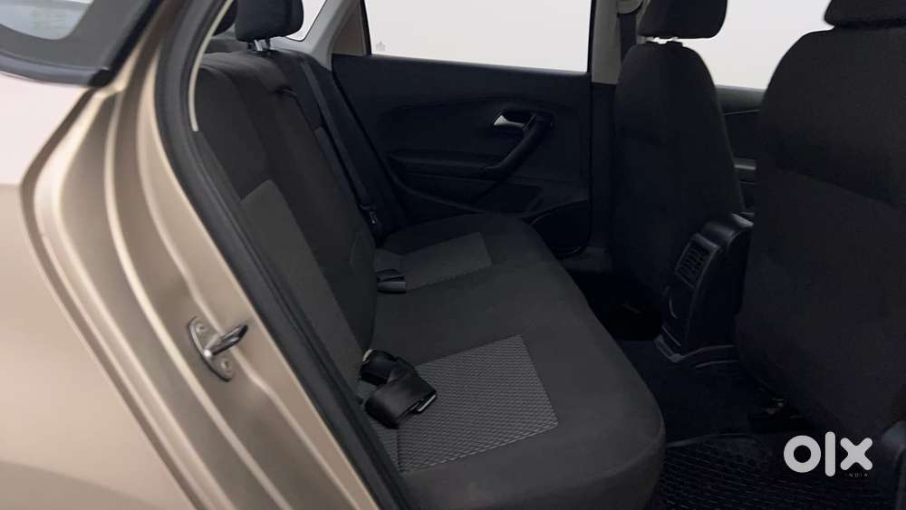Volkswagen Vento 1.6 Highline, 2016, Petrol