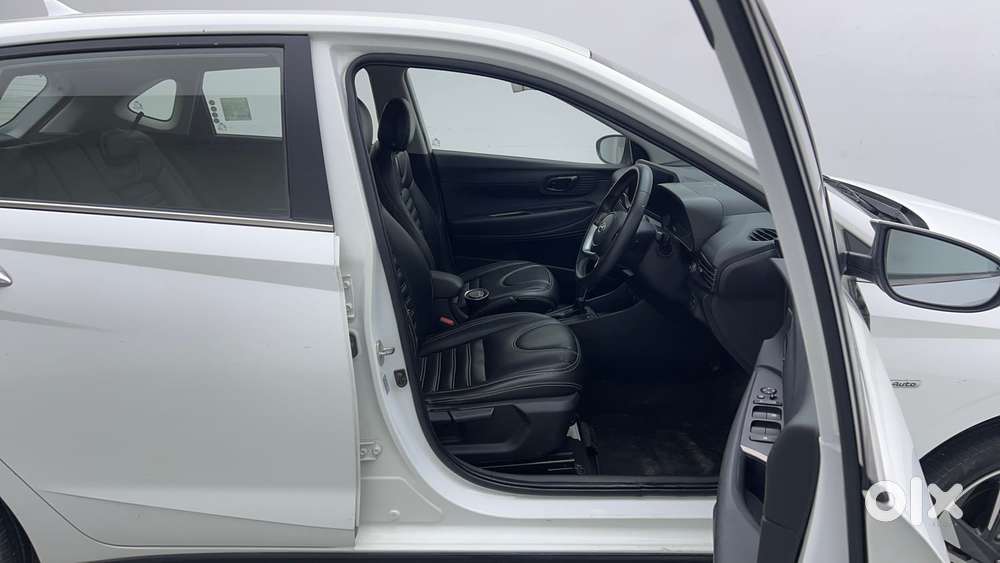 Hyundai I20 Asta (o) 1.2 Ivt Dual Tone, 2021, Petrol