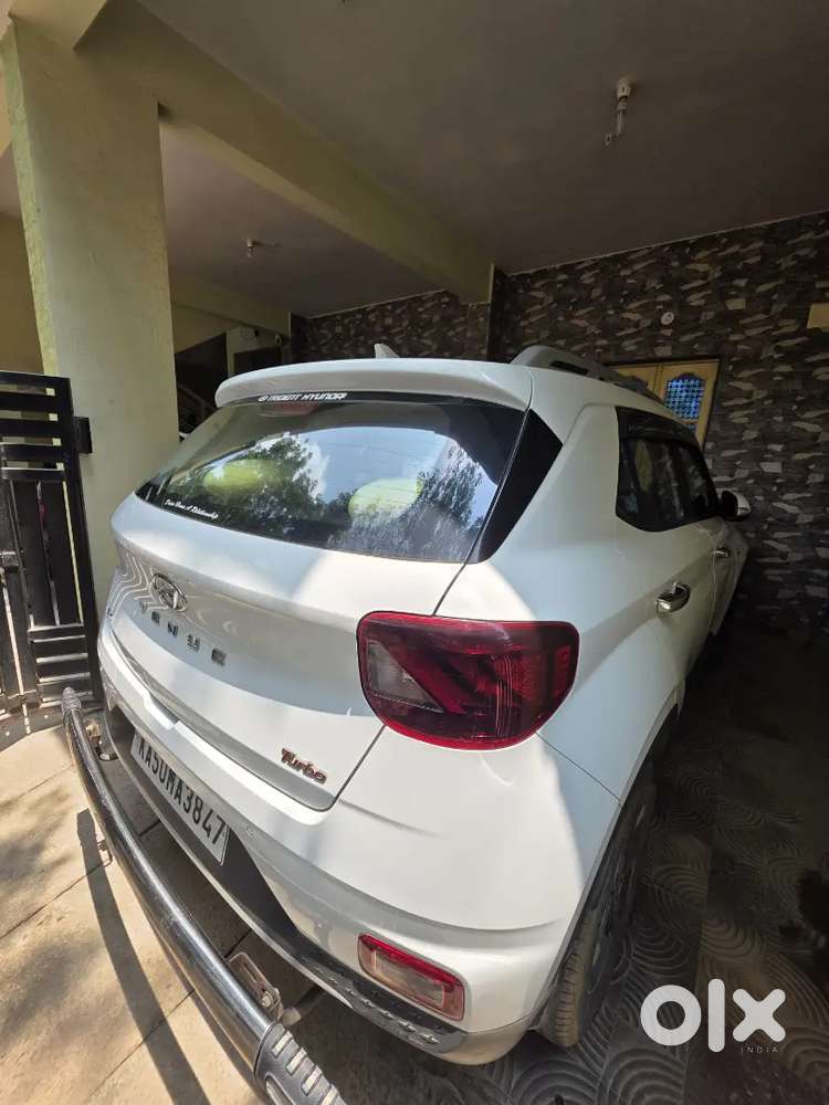 Hyundai Venue 2020 Petrol Well Maintained