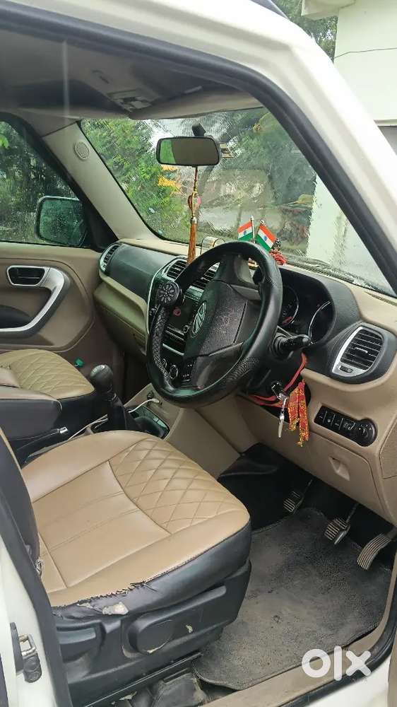 Mahindra Tuv 300 2018