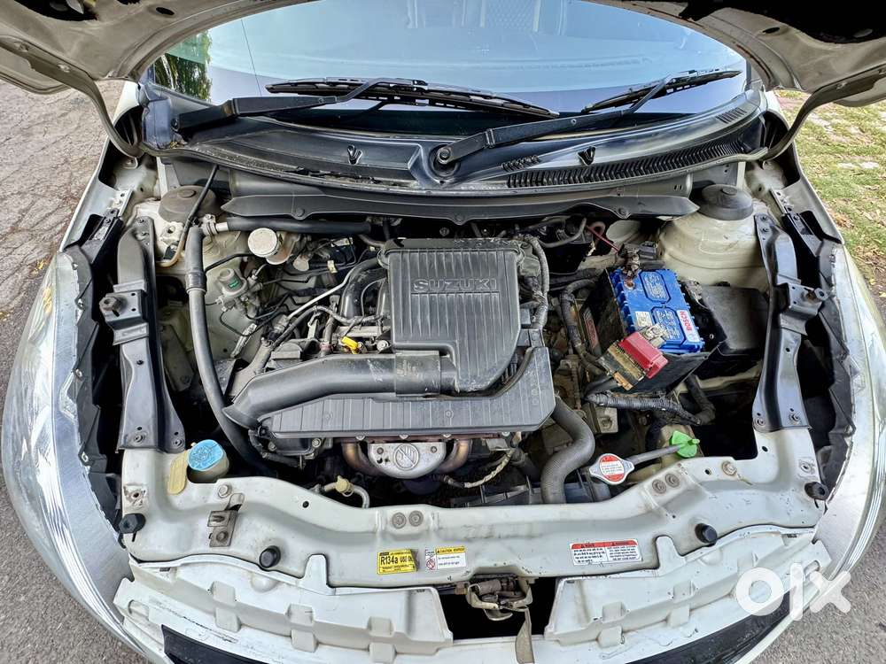 Maruti Suzuki Swift Vxi Optional, 2015, Petrol