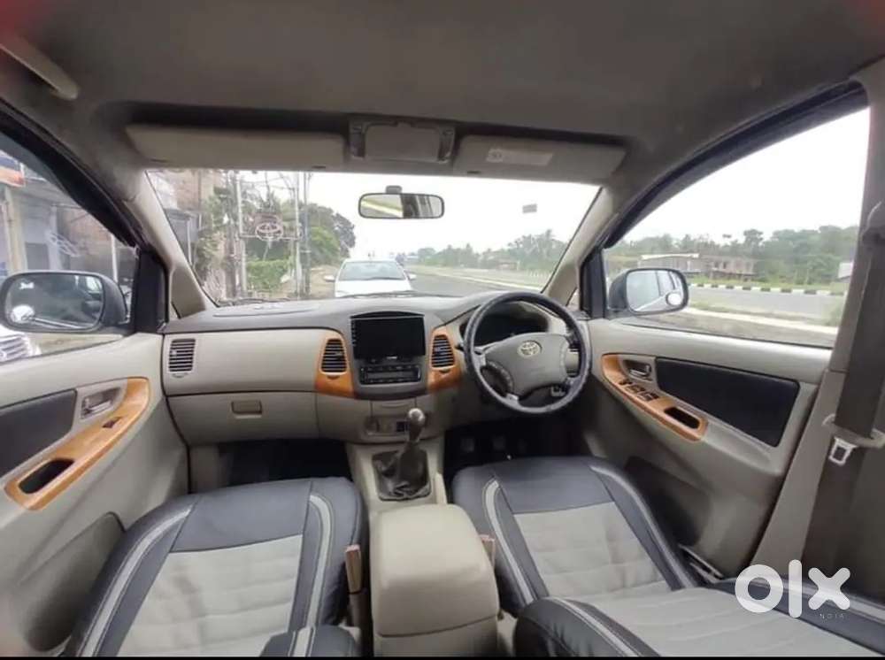 Toyota Innova 2011 Diesel 132000 Km Driven