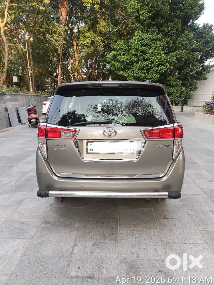 Showroom Track Pintu Pin
