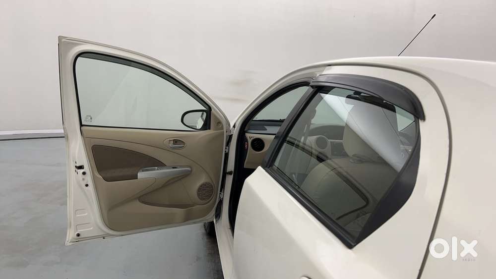 Toyota Etios Liva 2014-2016 V, 2017, Petrol