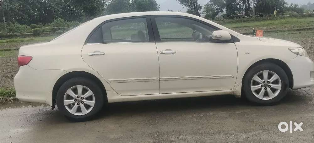 Toyota Corolla Altis Petrol 2010
