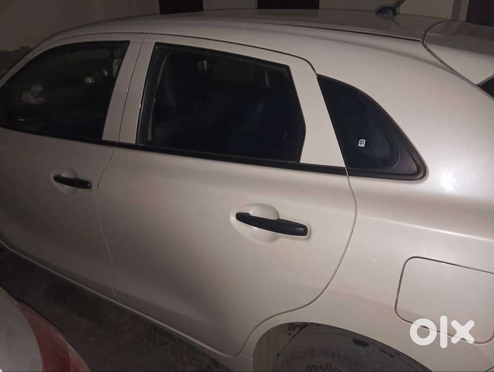 Baleno White 2023 Sigma