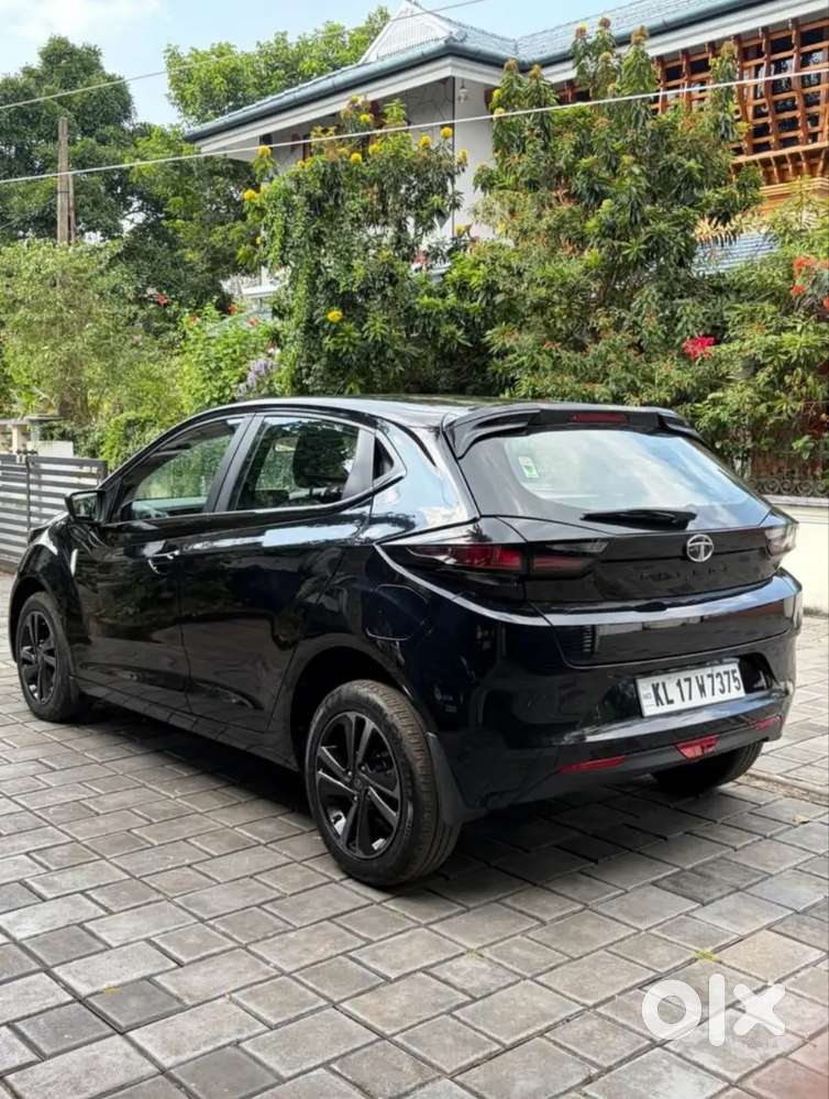 2022 Altroz Diesel Dark Edition Top End