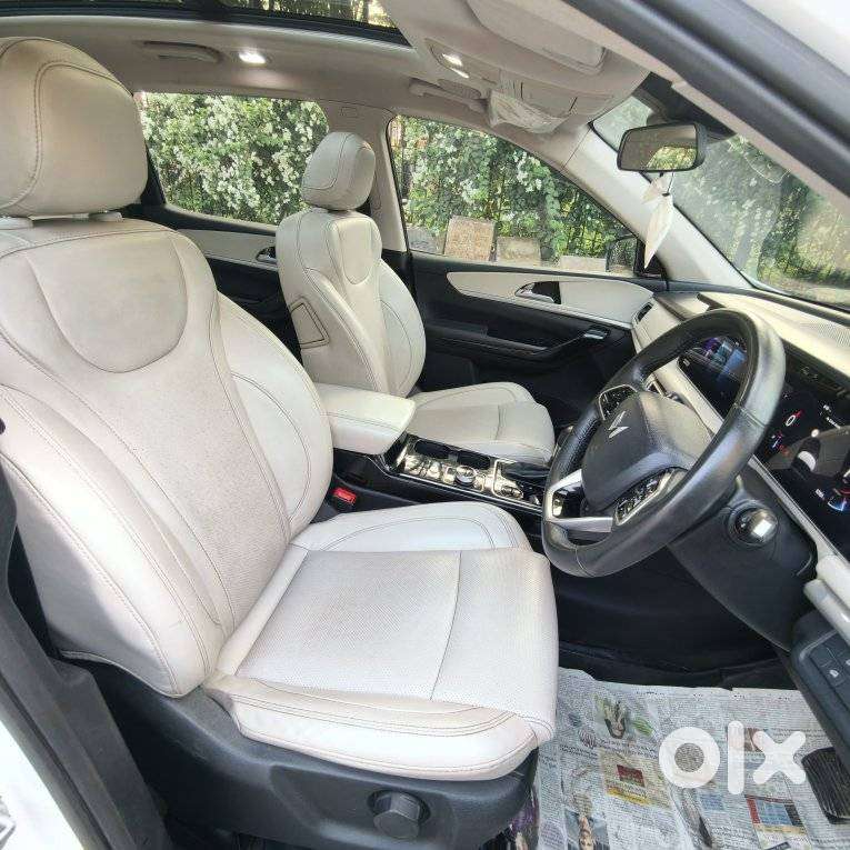 Mahindra Xuv700 2.2 Ax 7 Diesel At Str, 2022, Diesel