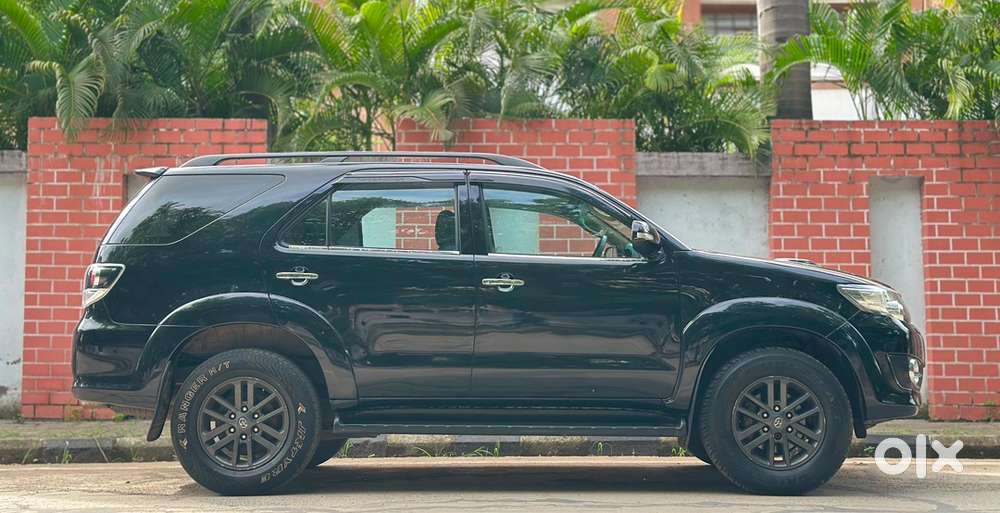 Toyota Fortuner Legender 2016 Diesel 95000 Km Driven