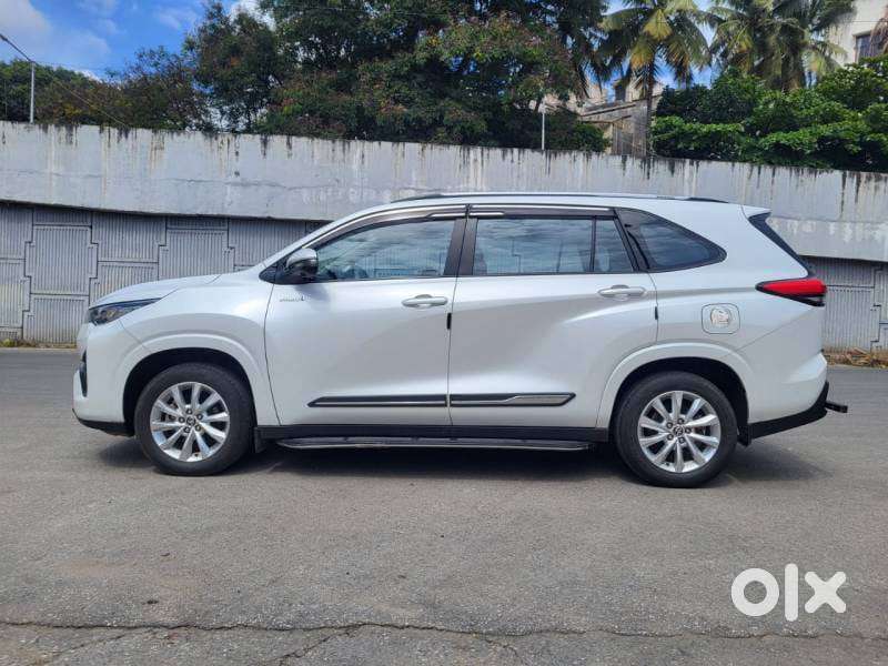 Toyota Innova Hycross 2.0 Vx Hybrid 7 Str, 2023, Petrol