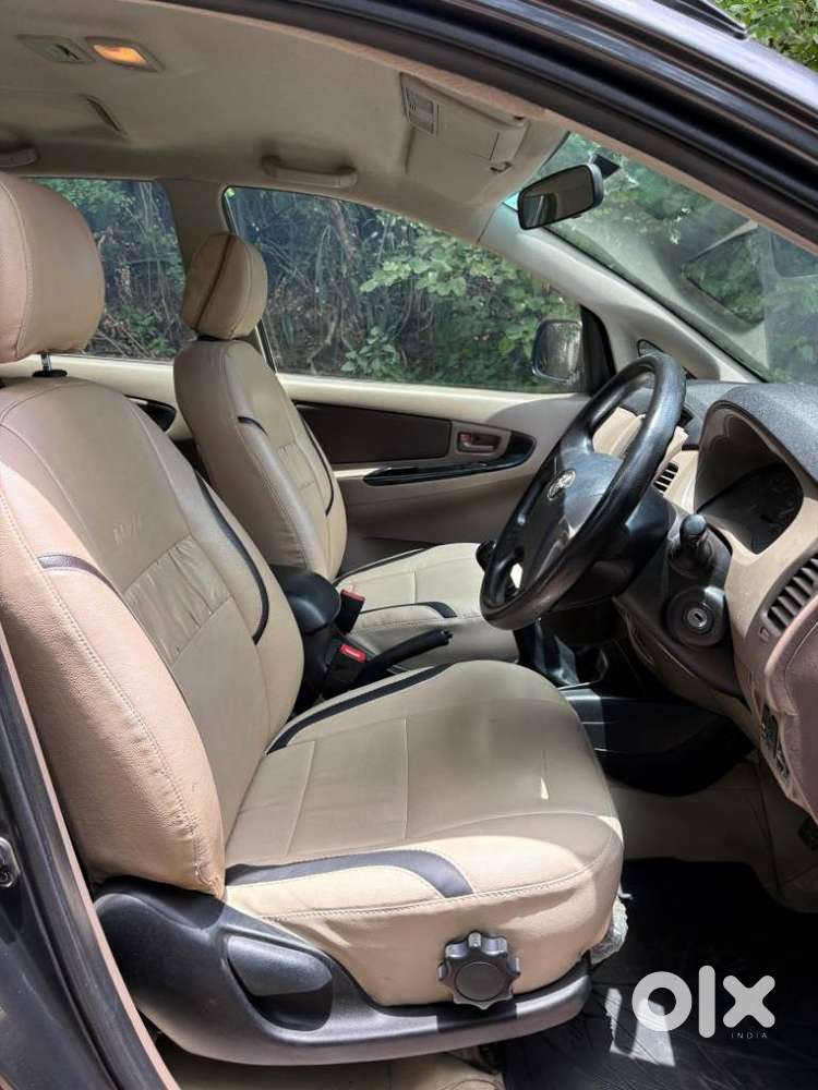 Toyota Innova 2.5 G (diesel) 8 Seater, 2015, Diesel