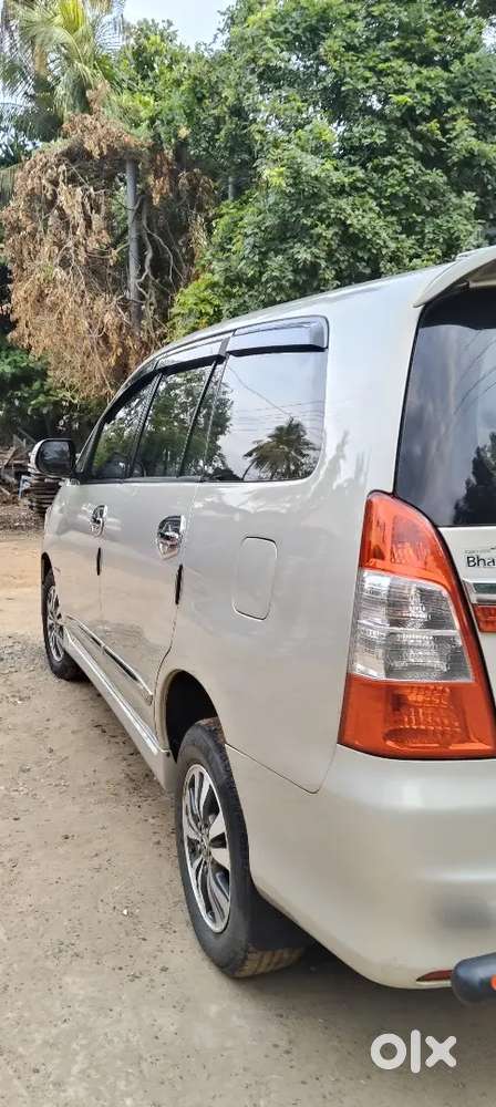 Toyota Innova Diesel 2015 ,company Service,good Looking
