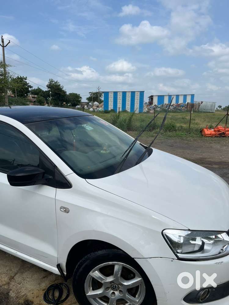 Volkswagen Vento Highline 1.6l Petrol 2013