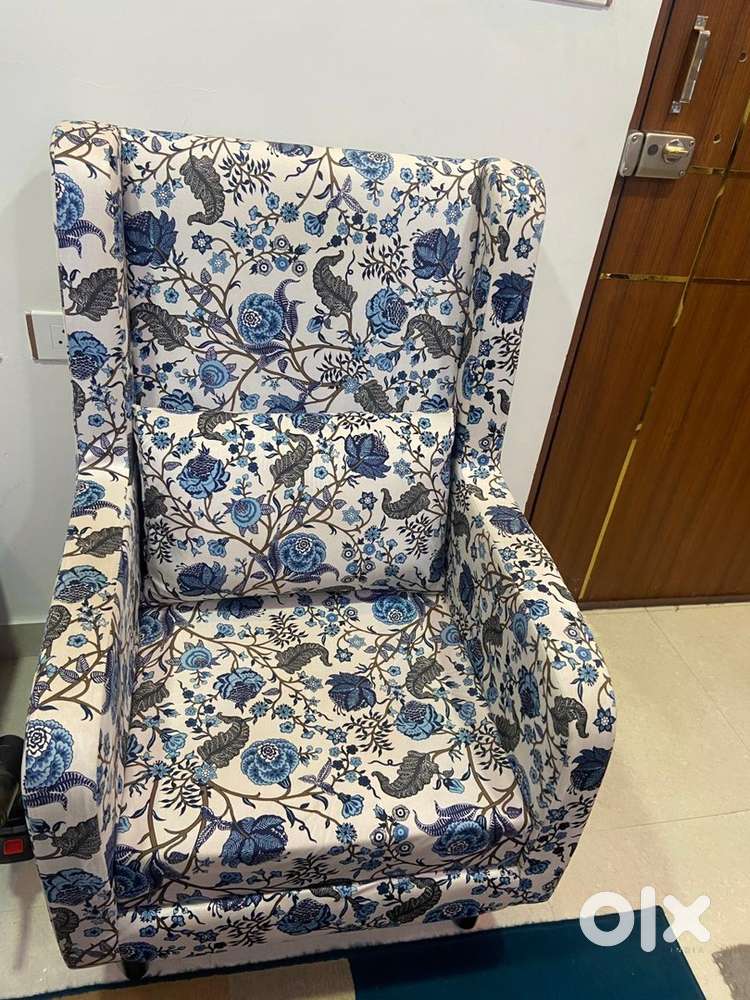 High neck chair