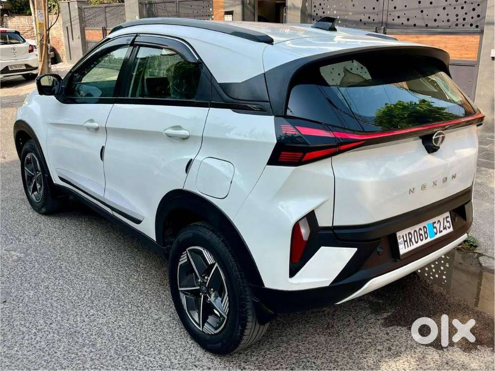Tata Nexon Creative Plus 1.2 Revotron Petrol 6 Mt, 2023, Petrol