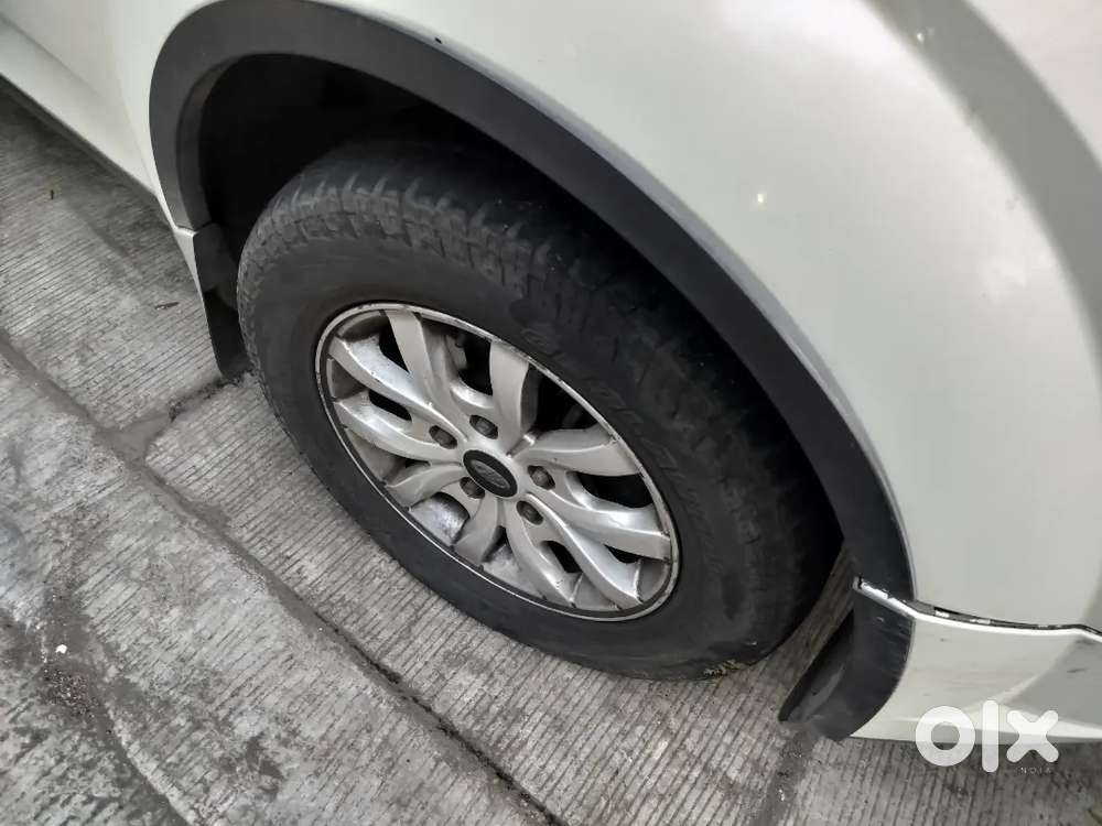 Xuv500w10 Sunroof Second Owr