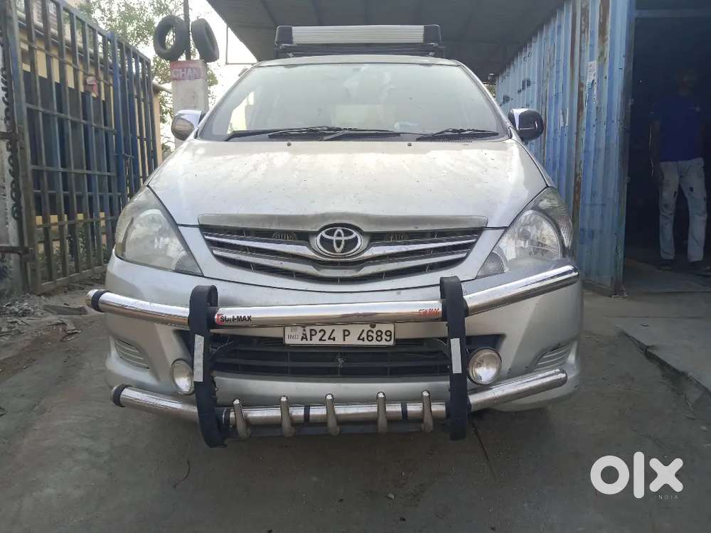 Toyota Innova 2007 Diesel 300000 Km Driven