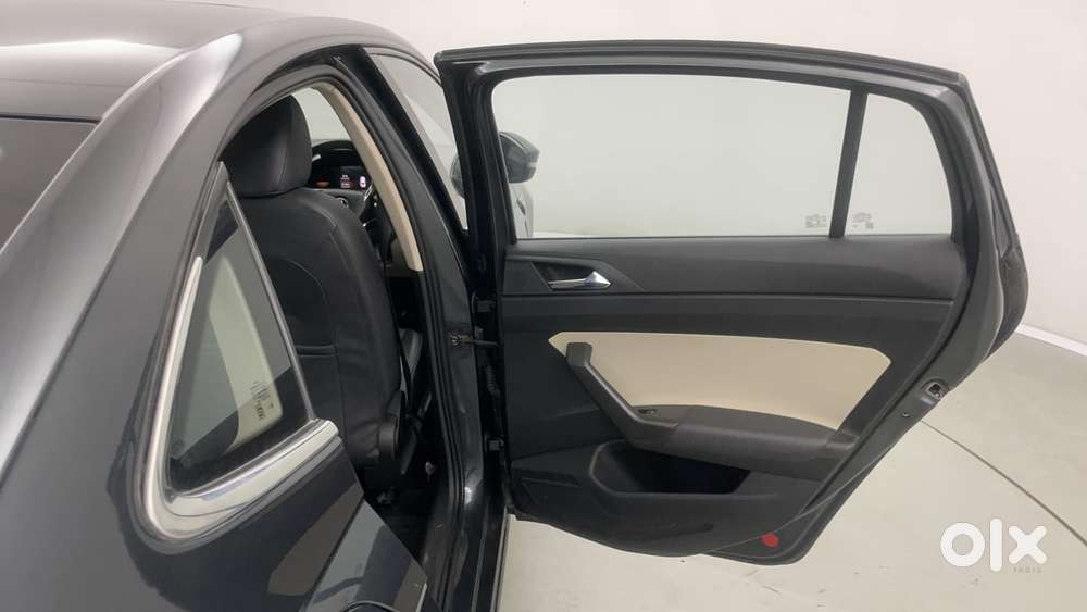 Skoda Slavia Style 1.0l Tsi Mt, 2023, Petrol