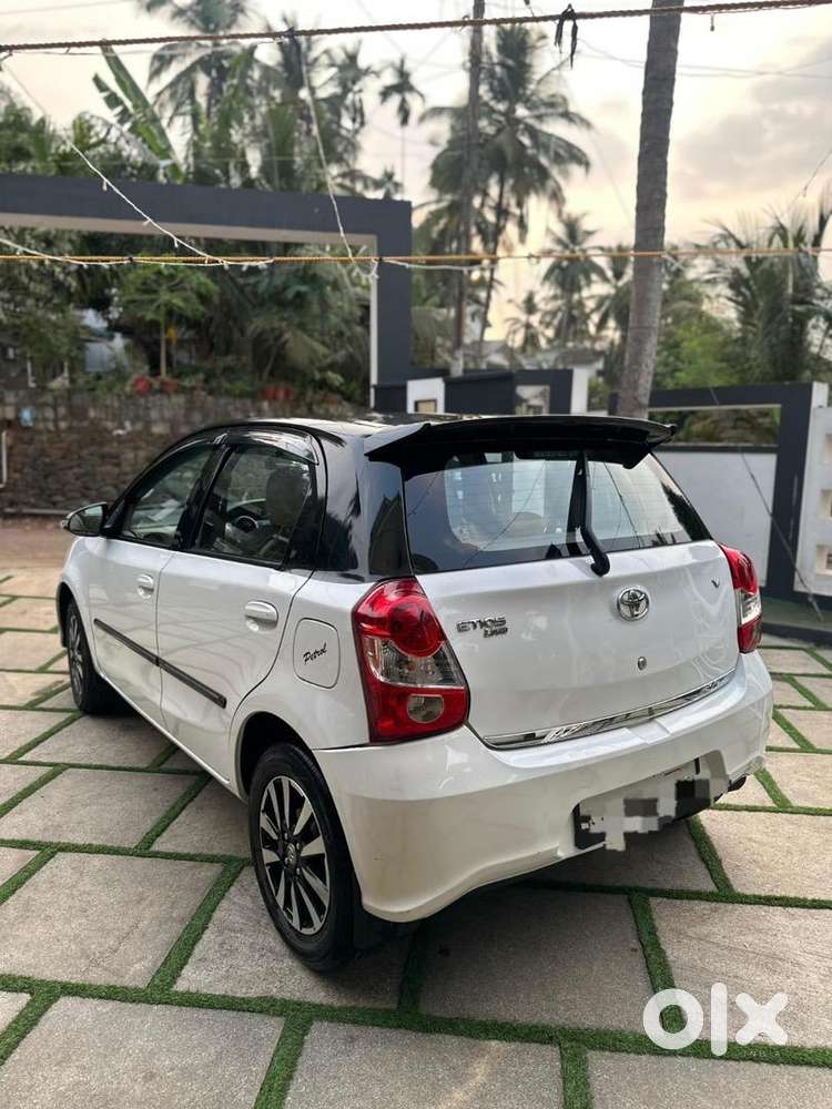 Toyota Etios Liva 2017 Petrol Well Maintained