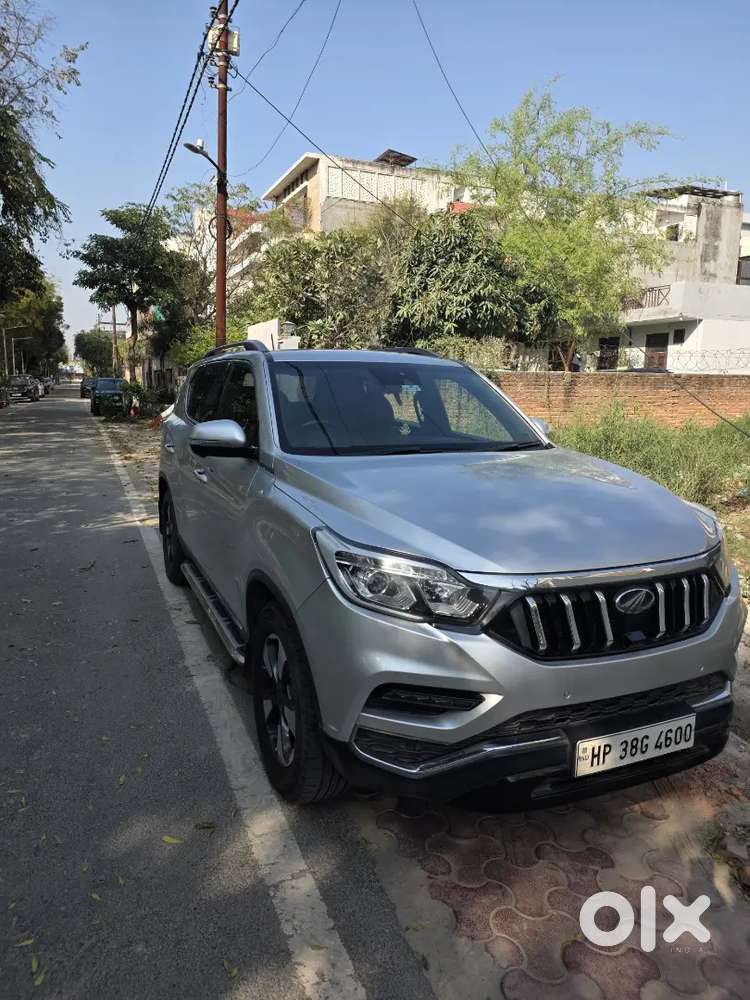 Mahindra Alturas G4