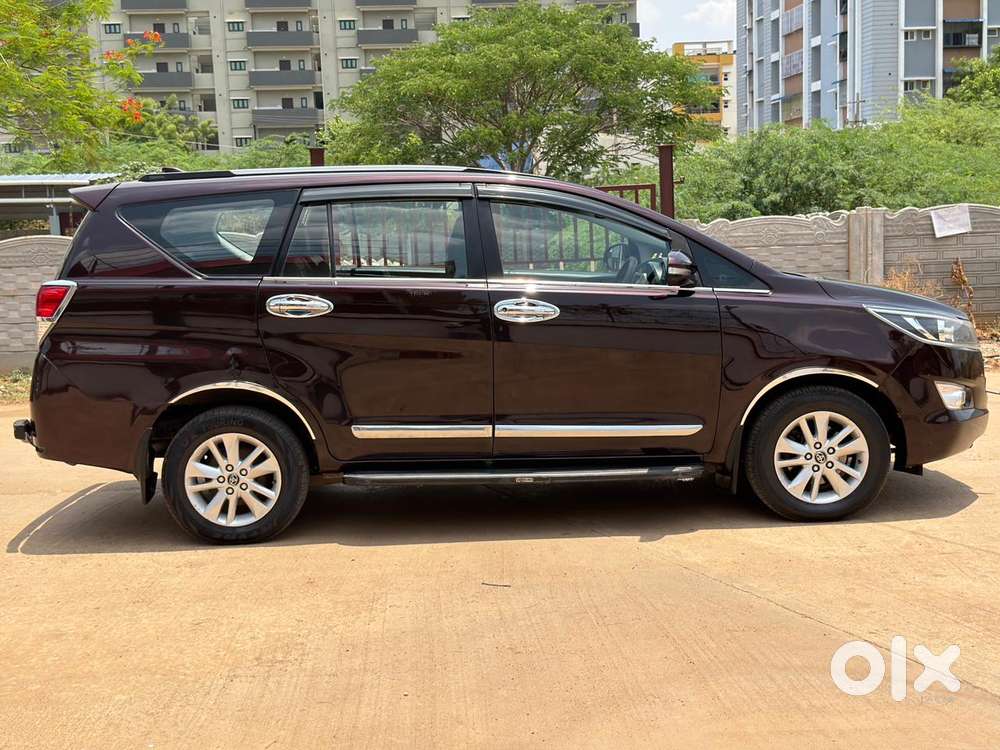 Toyota Innova Crysta 2.4 G Mt 7 Str, 2017, Diesel