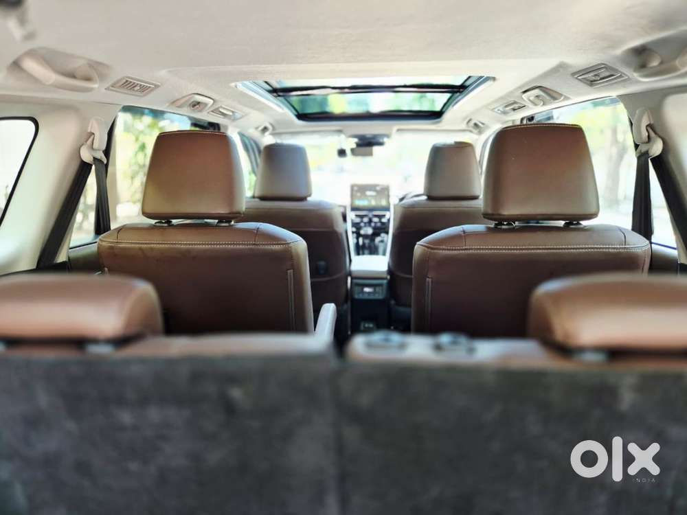 Toyota Innova Hycross 2.0 Zx (o) Hybrid 7 Str, 2025, Petrol