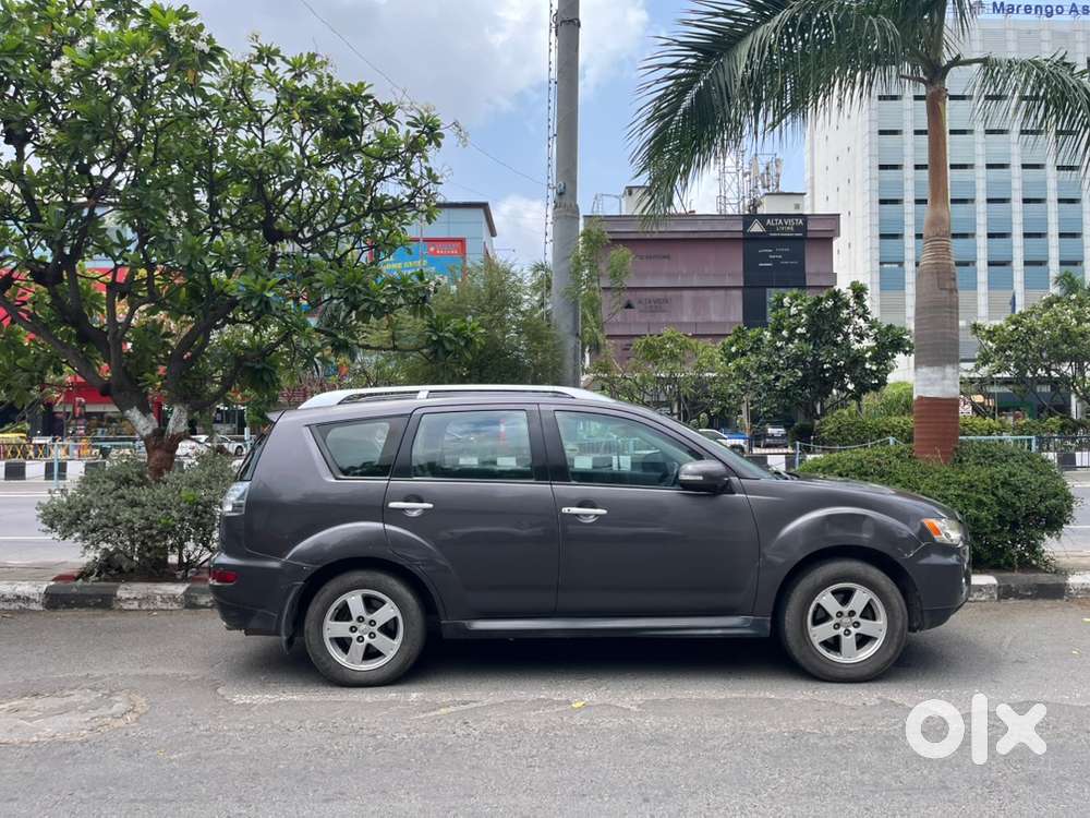 Outlander 4x4 Petrol 2.4l Cvt Luxury Vehicle