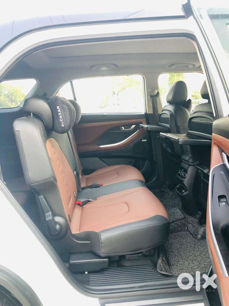 Hyundai Alcazar Platinum 7 Str 1.5 Turbo Petrol Adventure, 2023, Pet..