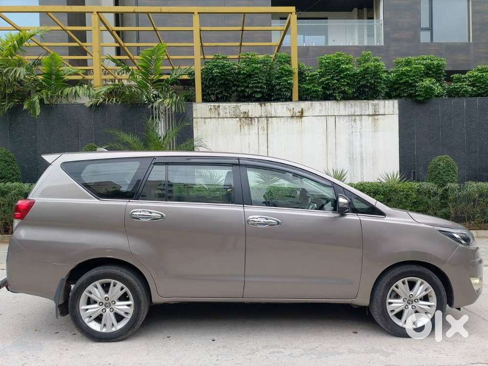 Toyota Innova Crysta 2.8z Automatic, 2016, Diesel
