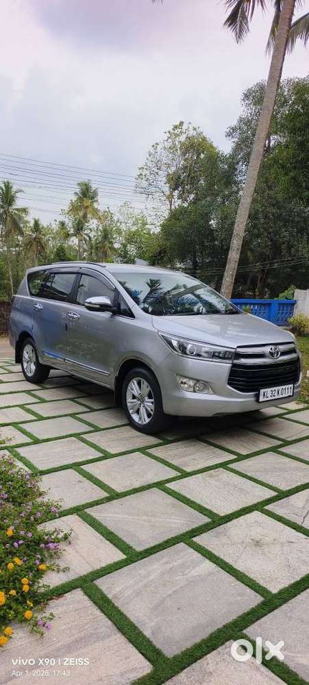 Toyota Innova Crysta 2.8 Z, 2016, Diesel
