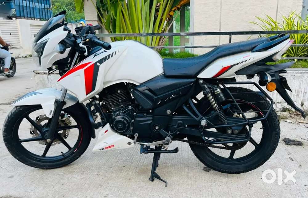 Double Disc Apache Bs6 Model 160 TVS APACHE RTR DOUBLE DISC ABS