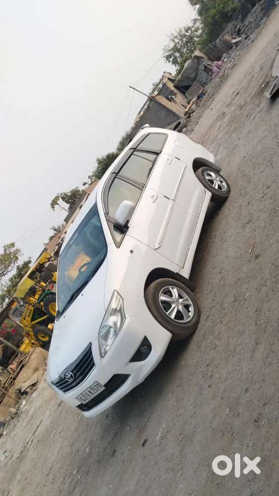 Toyota Innova Hycross 2009 Diesel 198000 Km Driven
