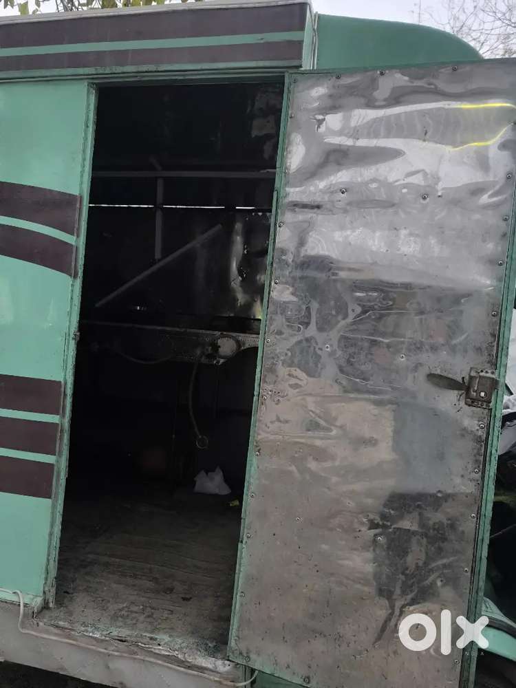 Maruti Suzuki Omni 2010