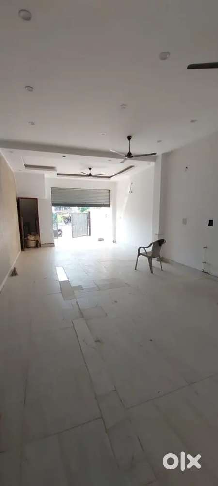 Ground floor  showroom for rent in new sunny enclave