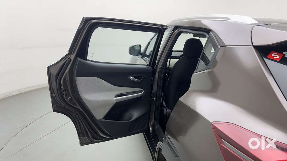 Nissan Magnite 1.0 Xv Turbo Cvt, 2022, Petrol
