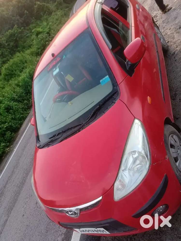 Red Colour Ka Car Hai
