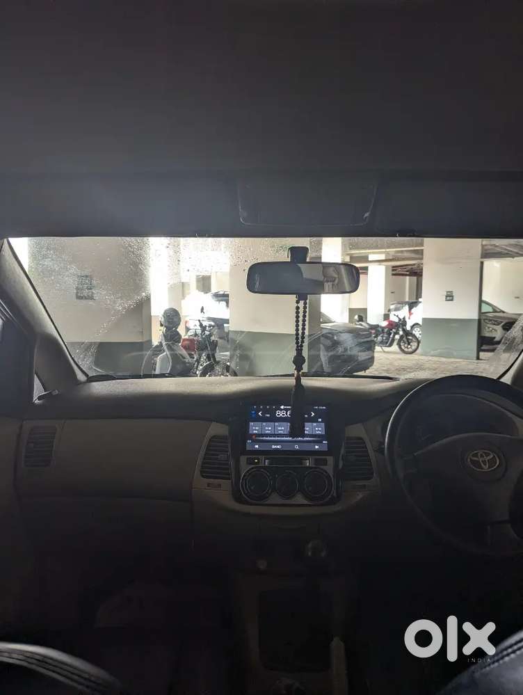 Toyota Innova 2.5 Gx 7 Str Red Mica Metallic