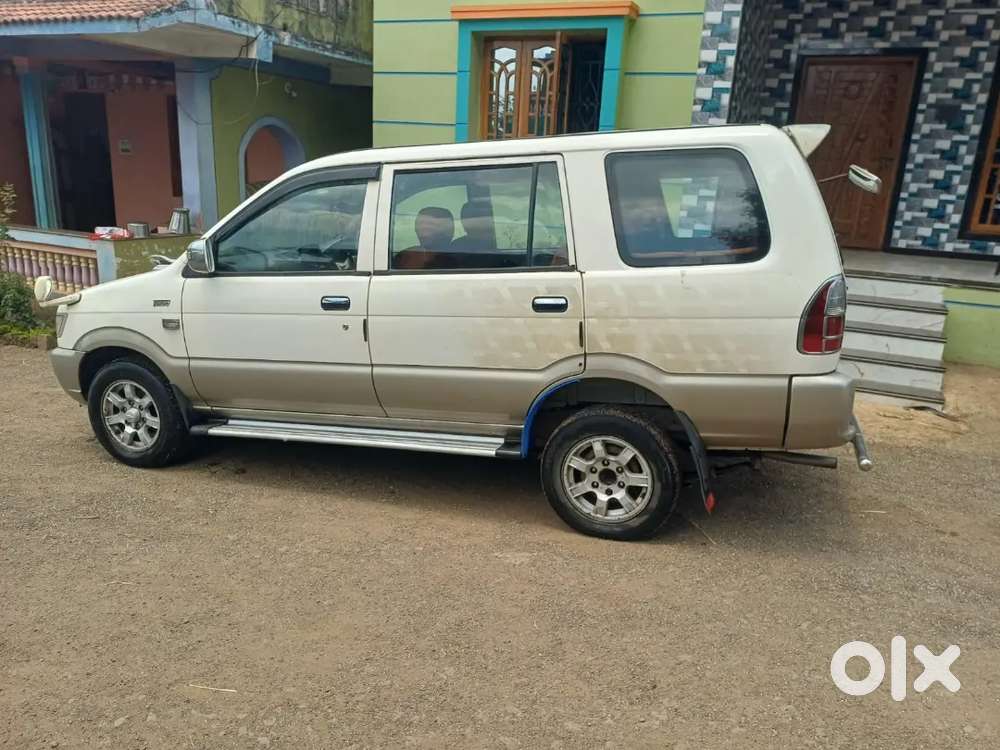 Chevrolet Tavera Neo 2015