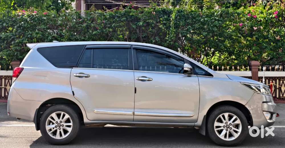 Toyota Innova Crysta [2020-ongoing] 2.4 Gx 7 Str, 2017, Diesel