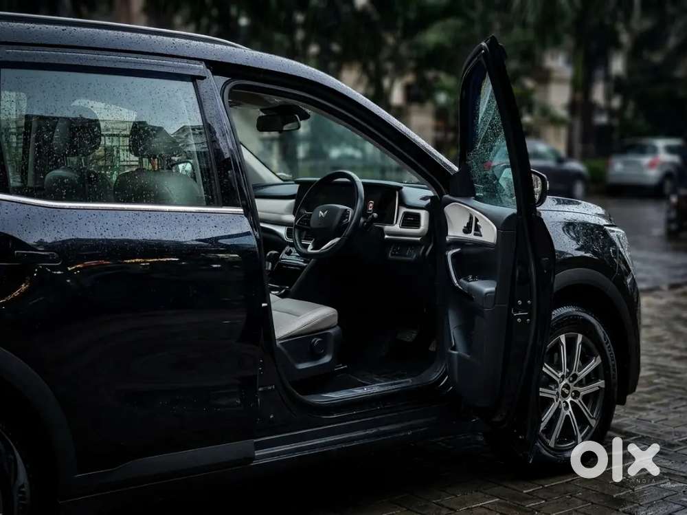 Mahindra Xuv700 Ax7 2024