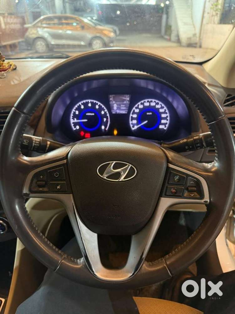 Hyundai Verna 1.6 Sx (o) Anniversary Edition Vtvt, 2015, Petrol