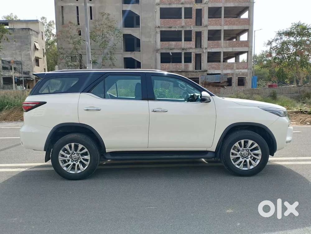 Toyota Fortuner 4x2 At 2.7 Petrol, 2025, Petrol