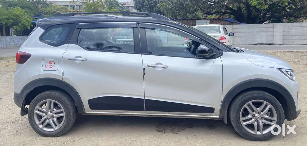 Renault Triber Rxz, 2022, Petrol