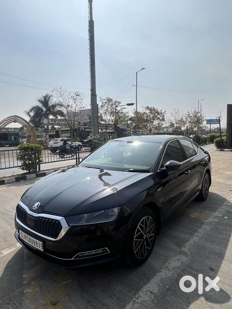 Skoda Octavia 2.0 L K Tsi At, 2023, Petrol