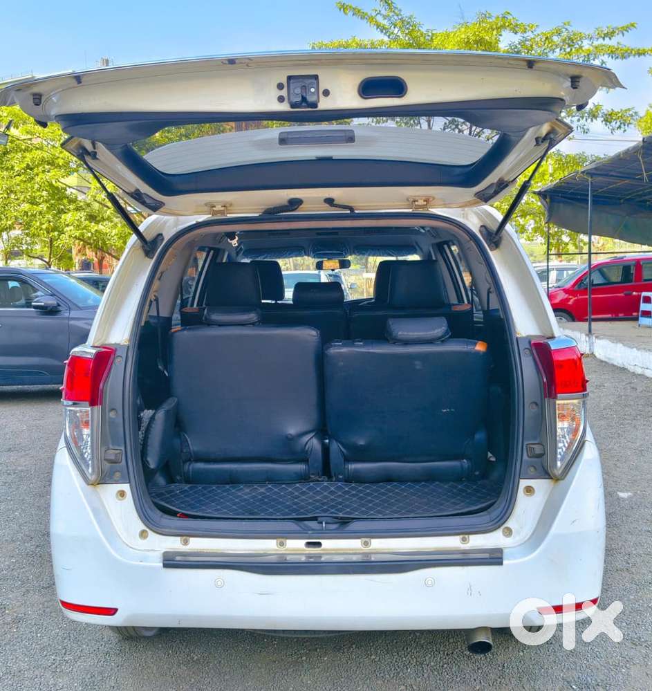 Toyota Innova Crysta 2.4 V 8 Str, 2018, Diesel