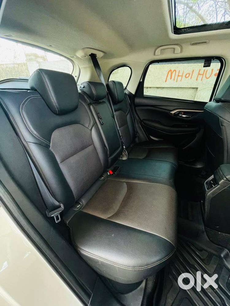 Maruti Suzuki Grand Vitara 1.5 Alpha Plus Intelligent Hybrid Ecvt, 2..