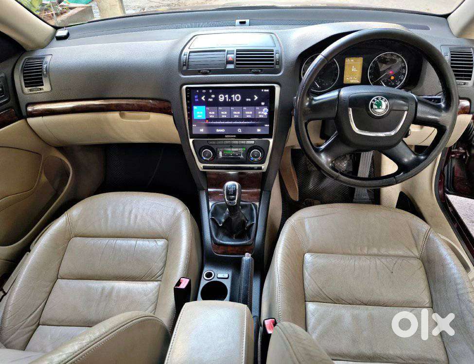 Skoda Laura Ambiente 2.0 Tdi Cr Manual, 2012, Diesel