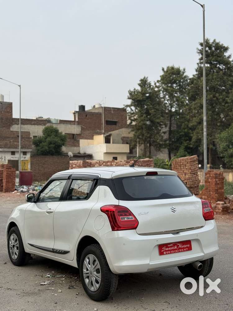 Maruti Suzuki Swift Vxi Optional, 2023, Petrol
